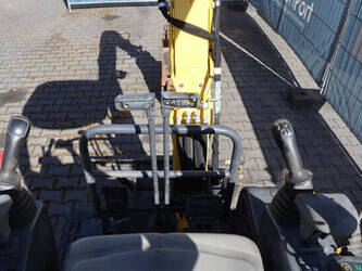 2021-new-holland-e17c-1402072-44786590