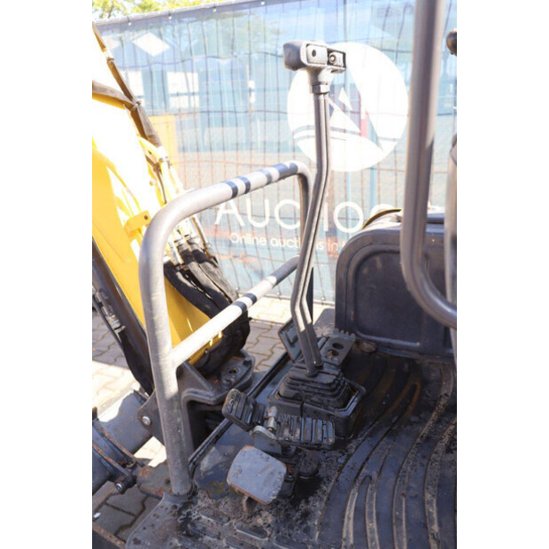 2021 New Holland E17C-44786593