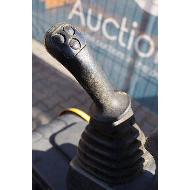 2021 New Holland E17C-44786595