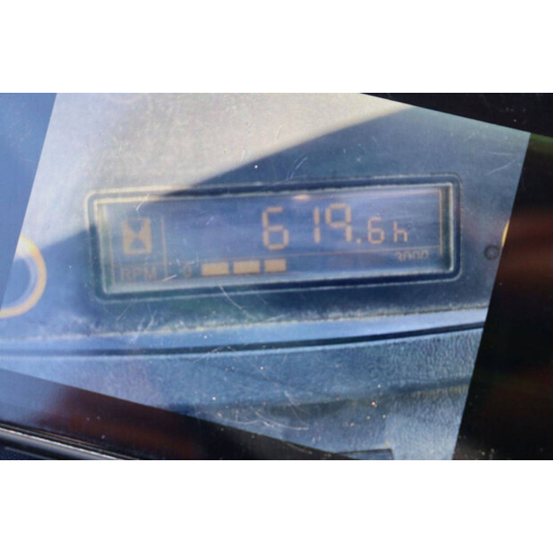 2021 New Holland E17C-44786598