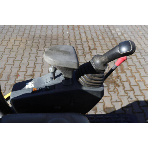 2021 New Holland E17C-44786599