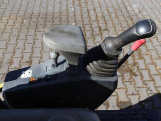 2021-new-holland-e17c-1402072-44786599