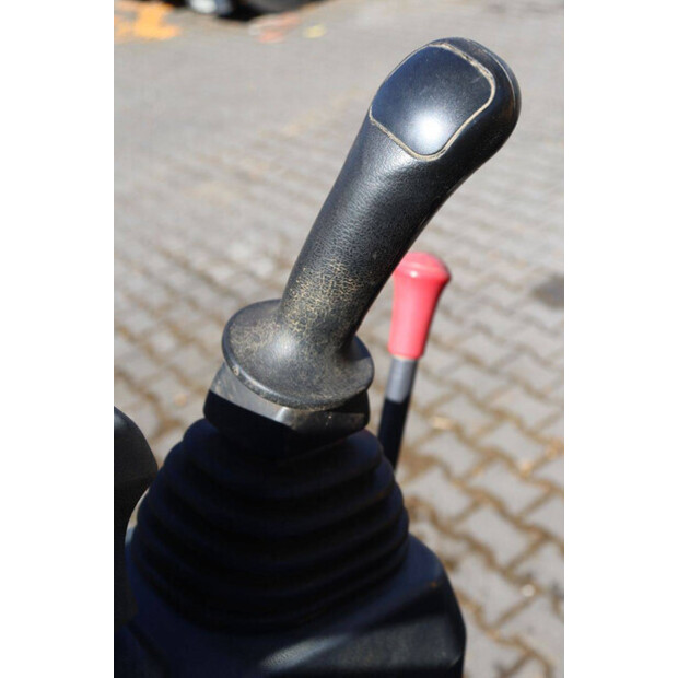 2021 New Holland E17C-44786600