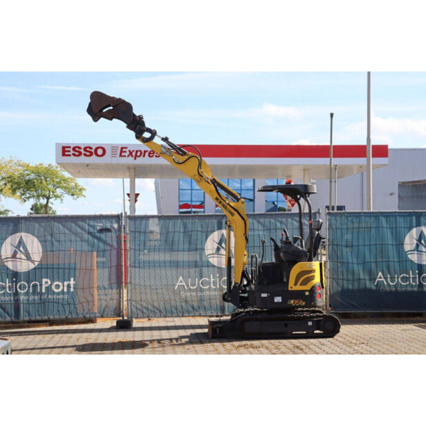 2021 New Holland E17C-44786607