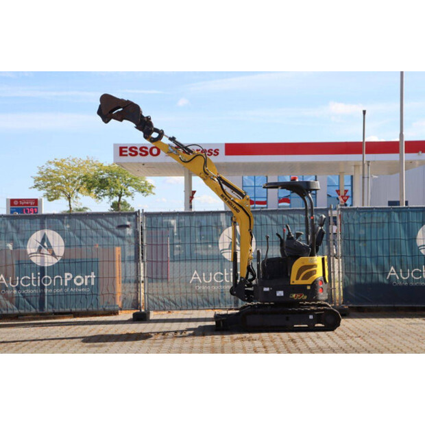 2021 New Holland E17C-44786608