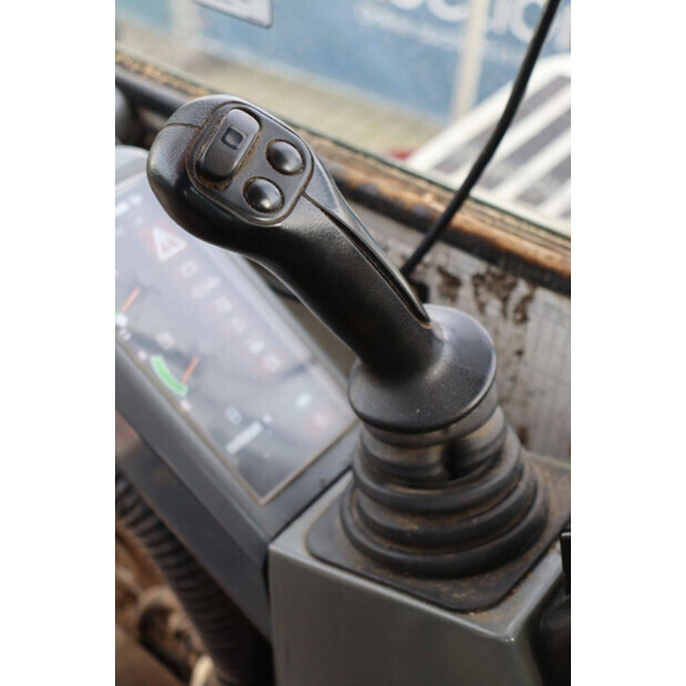 تاكوتشي TB175W-44786643