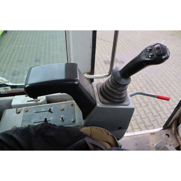 تاكوتشي TB175W-44786648