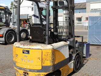 2000-tcm-fb25-6-1402081-44786896