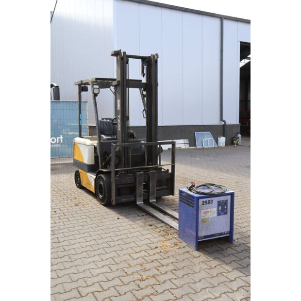 2000 TCM FB25-6-44786897