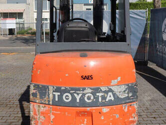 2008-toyota-7fbmf30-1402083-44786939