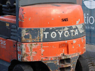 2008-toyota-7fbmf30-1402083-44786951
