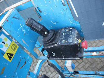 2006-genie-gs-1932-1402087-44787077