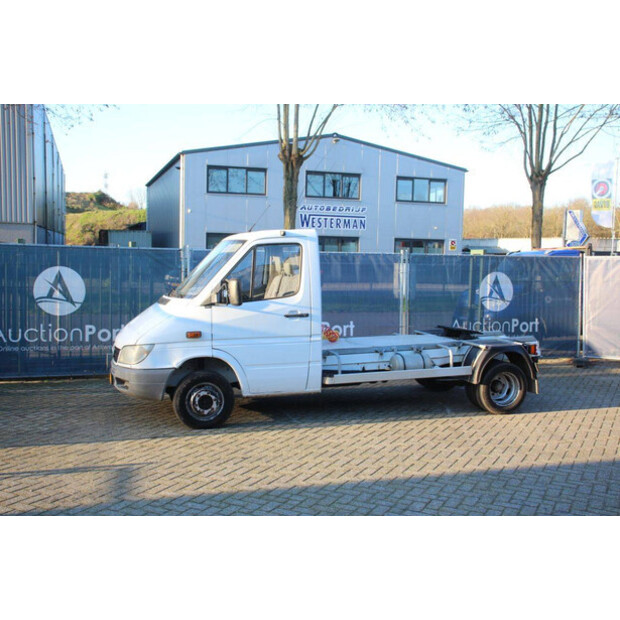 2006 مرسيدس بنز 904.6-44787236