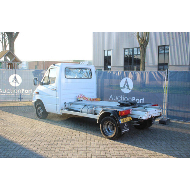 2006 مرسيدس بنز 904.6-44787238