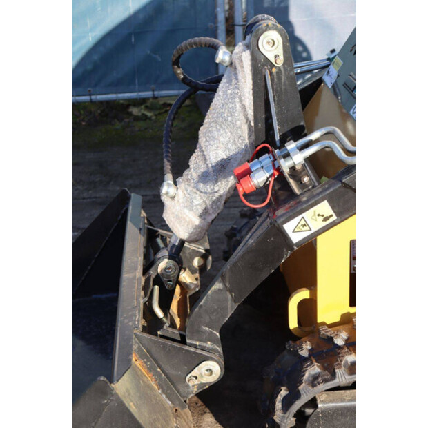 2025 LH T360-44787711