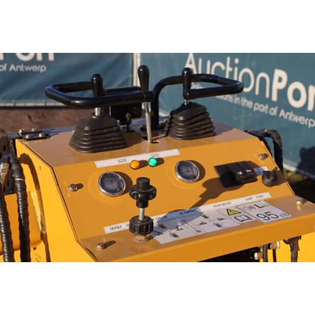 2025 LH T360-44787718