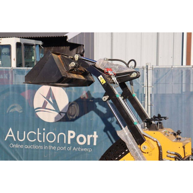 2025 LH T360-44788045