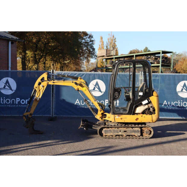 2018 Caterpillar 301.7D-44788307