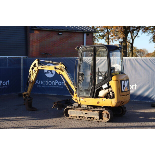 2018 Caterpillar 301.7D-44788309