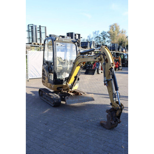 2018 Caterpillar 301.7D-44788312