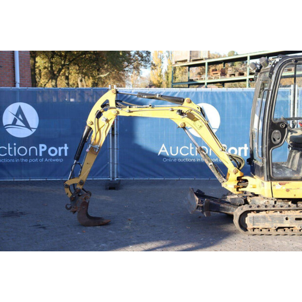 2018 Caterpillar 301.7D-44788315