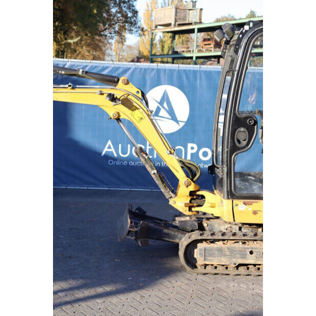 2018 Caterpillar 301.7D-44788316