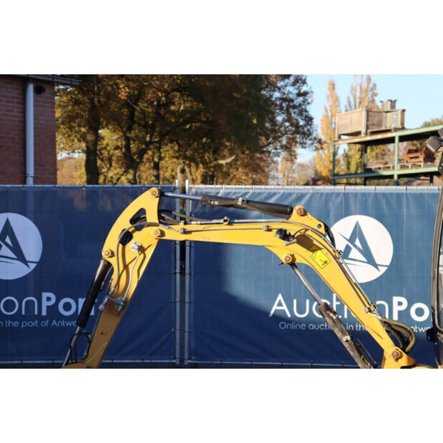 2018 Caterpillar 301.7D-44788318