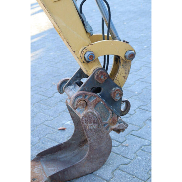 2018 Caterpillar 301.7D-44788329