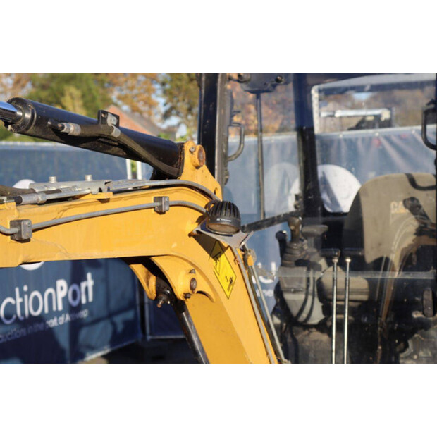 2018 Caterpillar 301.7D-44788333