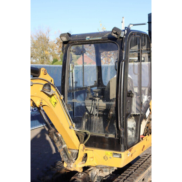 2018 Caterpillar 301.7D-44788335