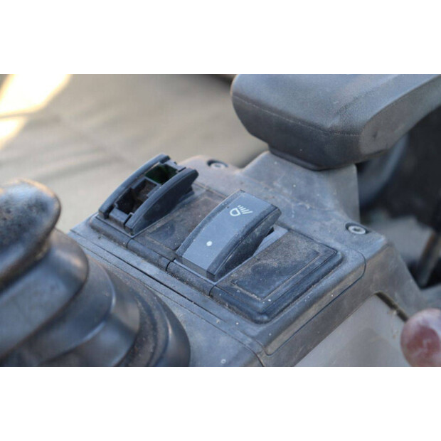 2018 Caterpillar 301.7D-44788377