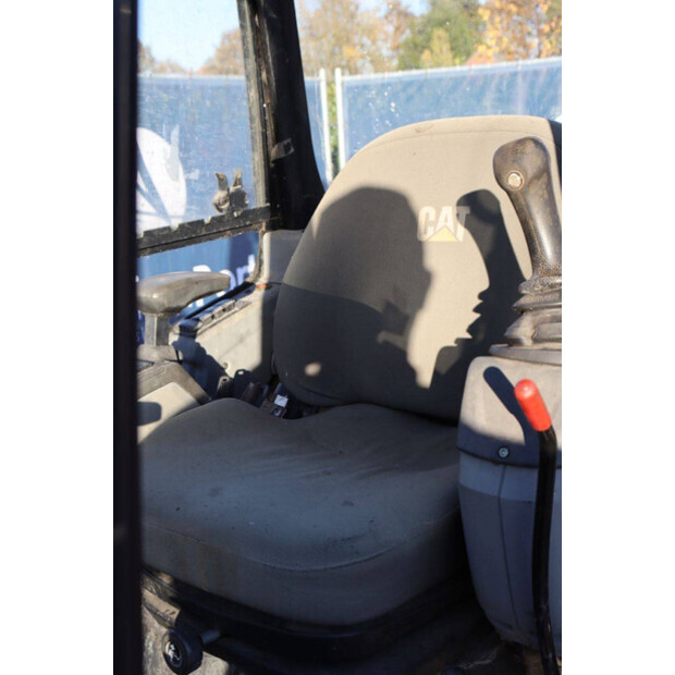 2018 Caterpillar 301.7D-44788379