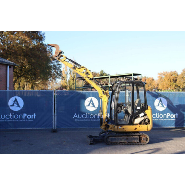 2018 Caterpillar 301.7D-44788397