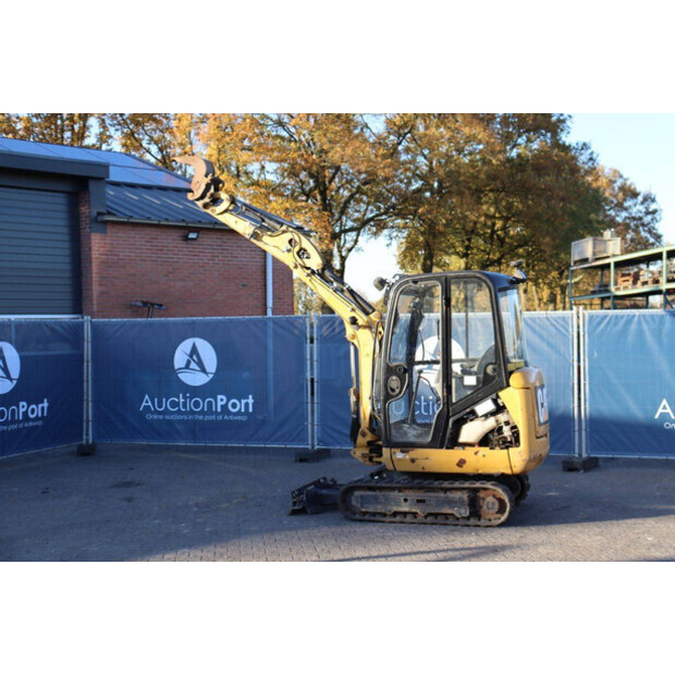 2018 Caterpillar 301.7D-44788401