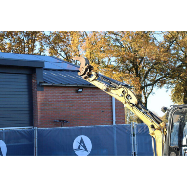 2018 Caterpillar 301.7D-44788403