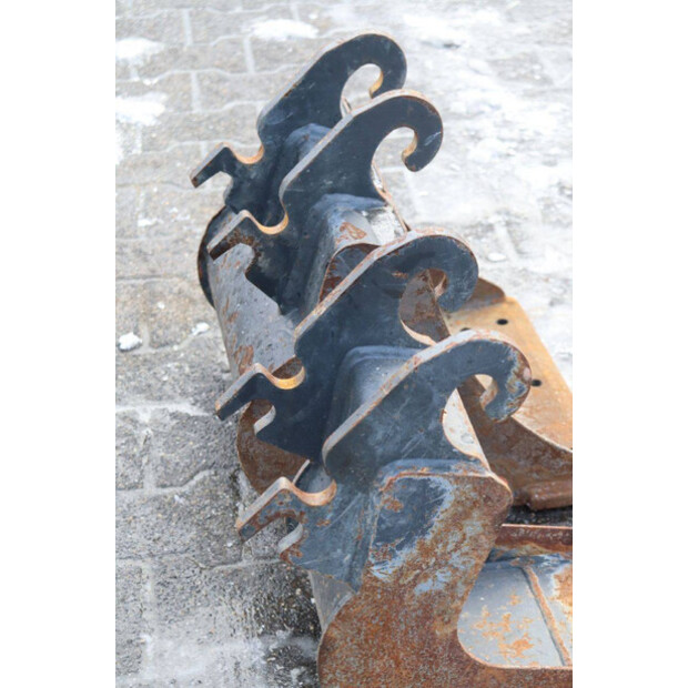 2020 AIRMAN AX10U-7-44788479