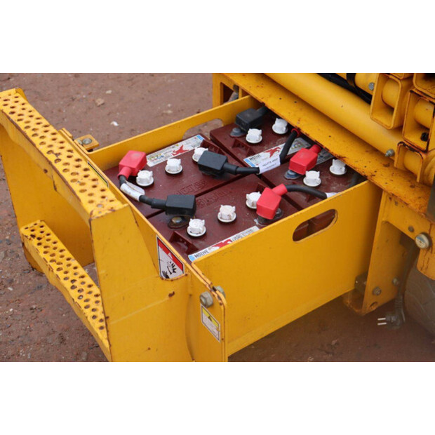 2012 هولوت COMPACT 8-44789103