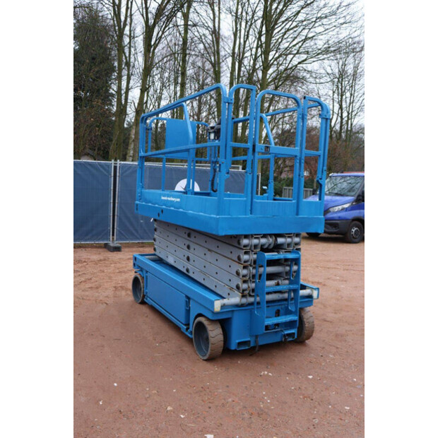 2002 Genie GS-3246-44789184