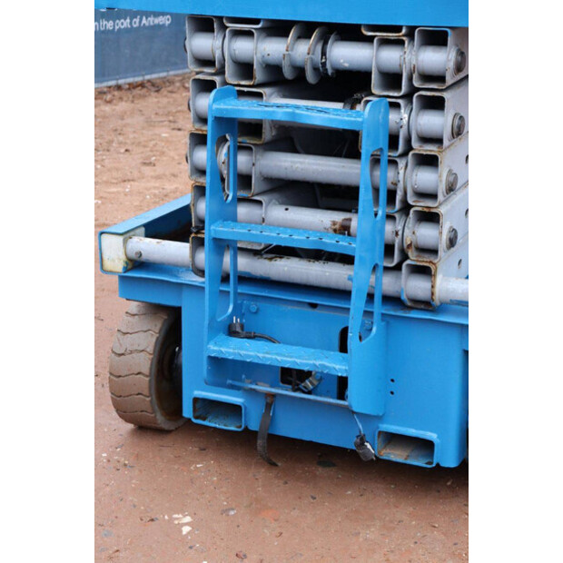 2002 Genie GS-3246-44789187