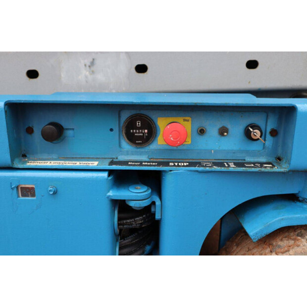 2002 Genie GS-3246-44789192
