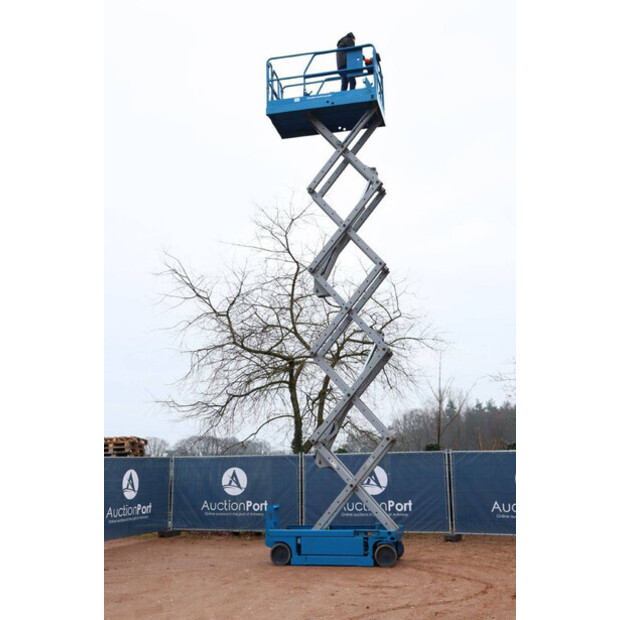 2002 Genie GS-3246-44789206