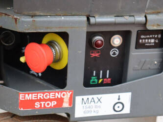 jlg-1930es-1402157-44789344