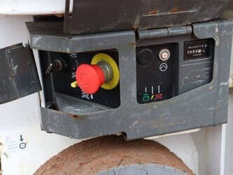 2014-jlg-1230es-1402168-44789719