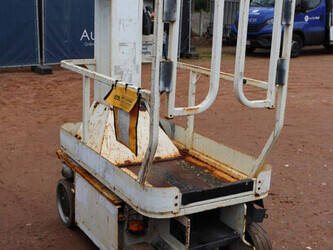 jlg-1230es-1402171-44789753