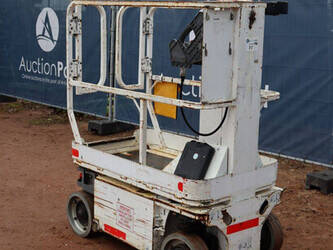 2013-jlg-1230es-1402172-44789810