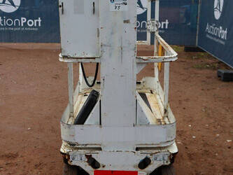 2013-jlg-1230es-1402172-44789811