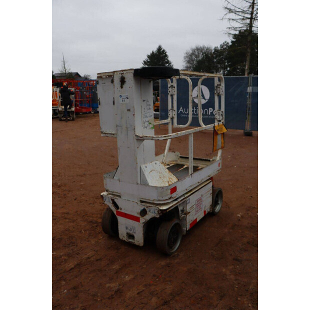 2013 جيه ال جي 1230ES-44789812