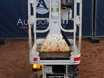 2013-jlg-1230es-1402172-44789814