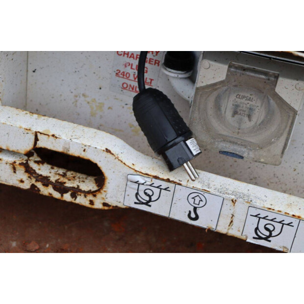 2013 جيه ال جي 1230ES-44789817