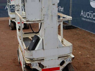 2013-jlg-1230es-1402172-44789824